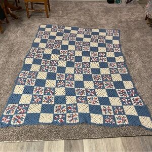 Vintage Granny Square Blue and Crème Handknit Blanket 62x82 inches Twin Blanket‎